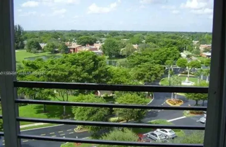 1300 SAINT CHARLES PL PH 15, PEMBROKE PI..., Pembroke Pines, FL 33026