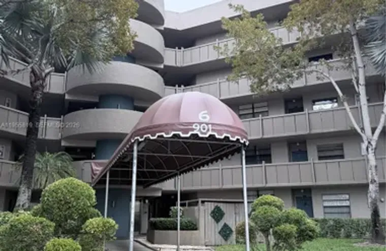 901 COLONY POINT CIR 505, PEMBROKE PINES..., Pembroke Pines, FL 33026