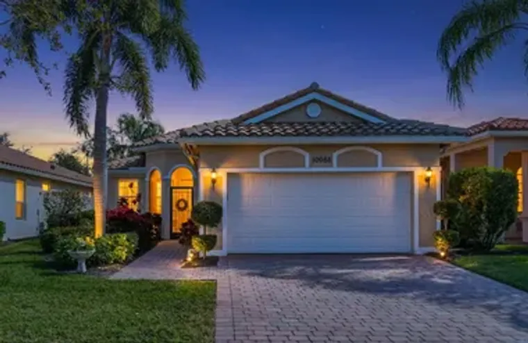 10068 SW OAK TREE CIR, PORT ST LUCIE, FL..., Port St Lucie, FL 34987