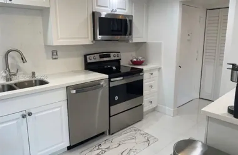 1400 SAINT CHARLES PL 204, PEMBROKE PINE..., Pembroke Pines, FL 33026