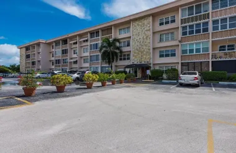 410 SE 2ND ST 115, HALLANDALE BEACH, FL,..., Hallandale Beach, FL 33009