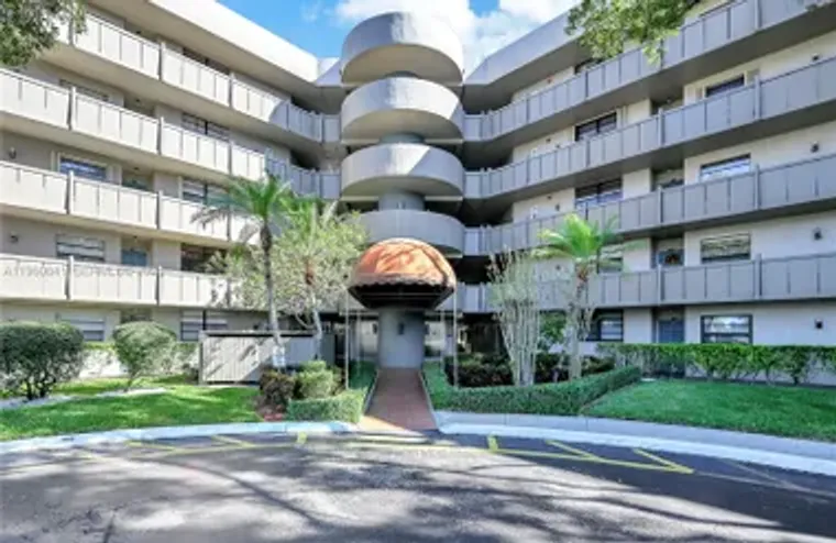 1101 COLONY POINT CIR 422, PEMBROKE PINE..., Pembroke Pines, FL 33026