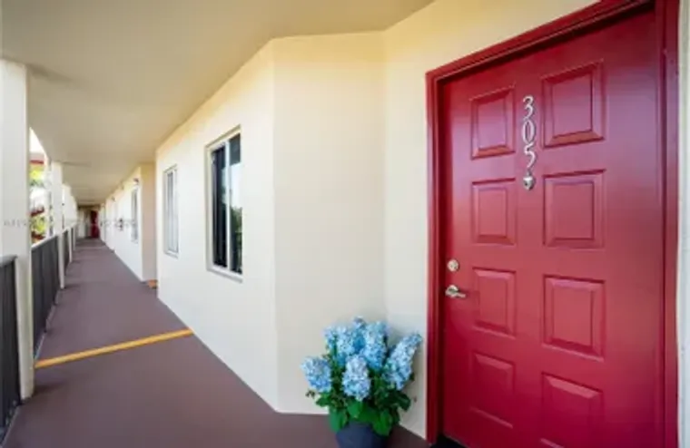 1600 SW 127TH WAY 305C, PEMBROKE PINES, ..., Pembroke Pines, FL 33027