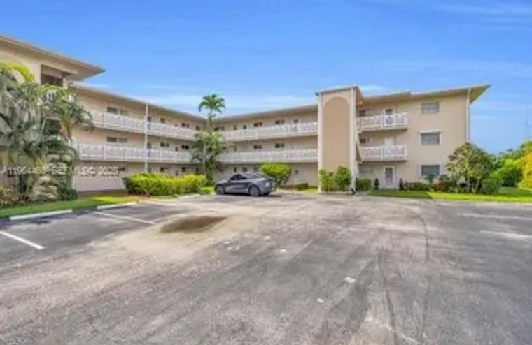 2724 GARDEN DR S APT 205, LAKE WORTH, FL..., Lake Worth, FL 33461