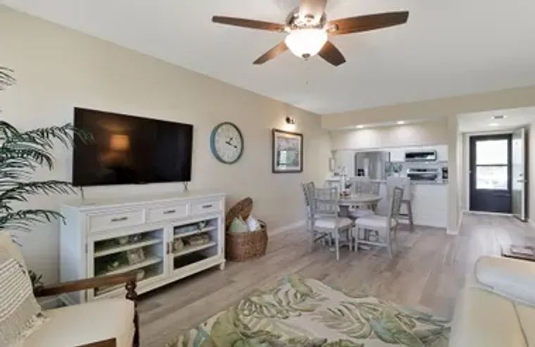 1 PLANTATION DR 202, VERO BEACH, FL, 329..., Vero Beach, FL 32966