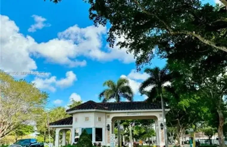 900 SAINT CHARLES PL 316, PEMBROKE PINES..., Pembroke Pines, FL 33026