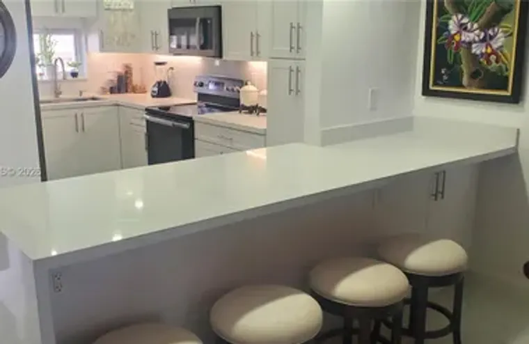 9720 S HOLLYBROOK LAKE DR 303, PEMBROKE ..., Pembroke Pines, FL 33025