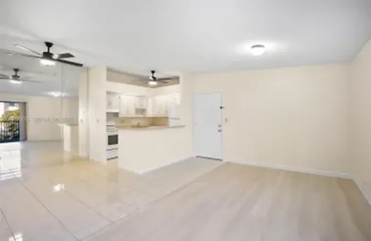 9446 S BELFORT CIR 215, TAMARAC, FL, 333..., Tamarac, FL 33321