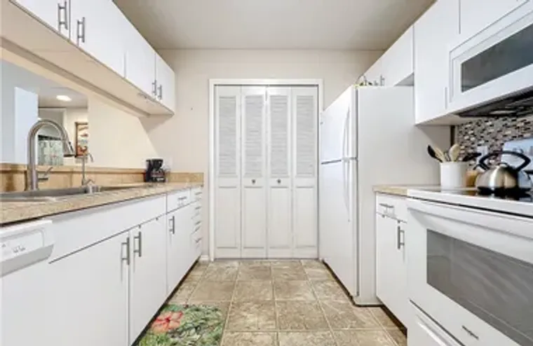46 PLANTATION DR 203, VERO BEACH, FL, 32..., Vero Beach, FL 32966