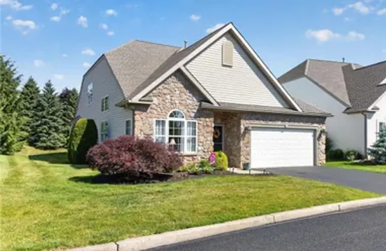 6616 BLUE HEATHER CT, LOWER MACUNGIE TWP..., Lower Macungie Twp, PA 18062