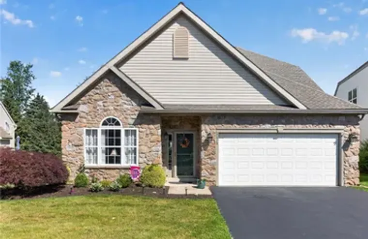 6616 BLUE HEATHER CT, LOWER MACUNGIE TWP..., Lower Macungie Twp, PA 18062