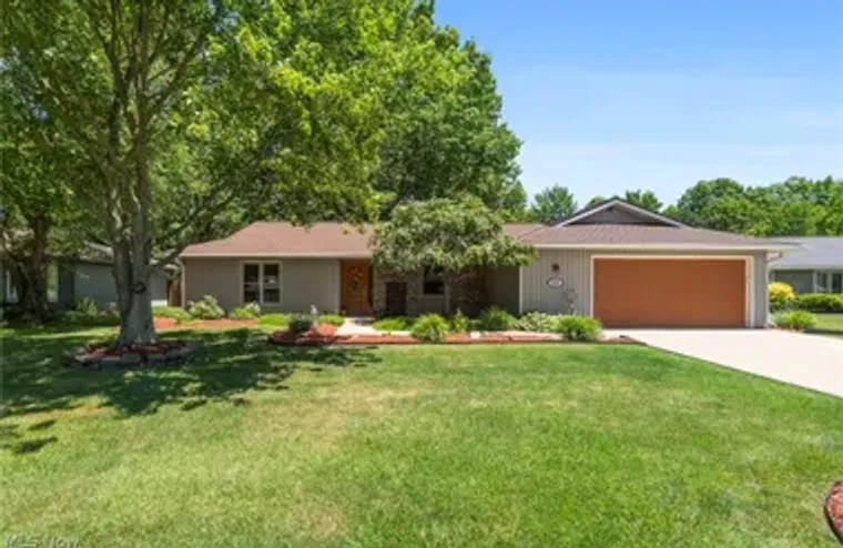 9893 PLUM BROOK LN, STRONGSVILLE, OH, 44..., Strongsville, OH 44149