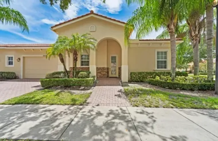 10117 SW CANOSSA WAY, PORT ST LUCIE, FL,..., Port St Lucie, FL 34986