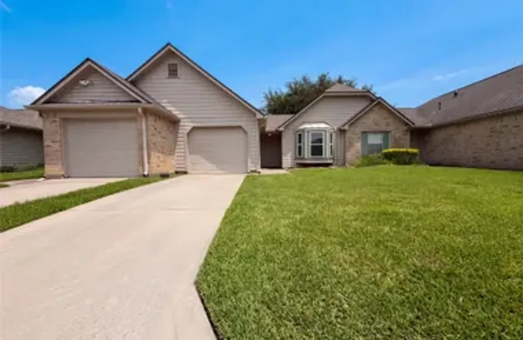643 E COUNTRY GROVE CIR, PEARLAND, TX, 7..., Pearland, TX 77584