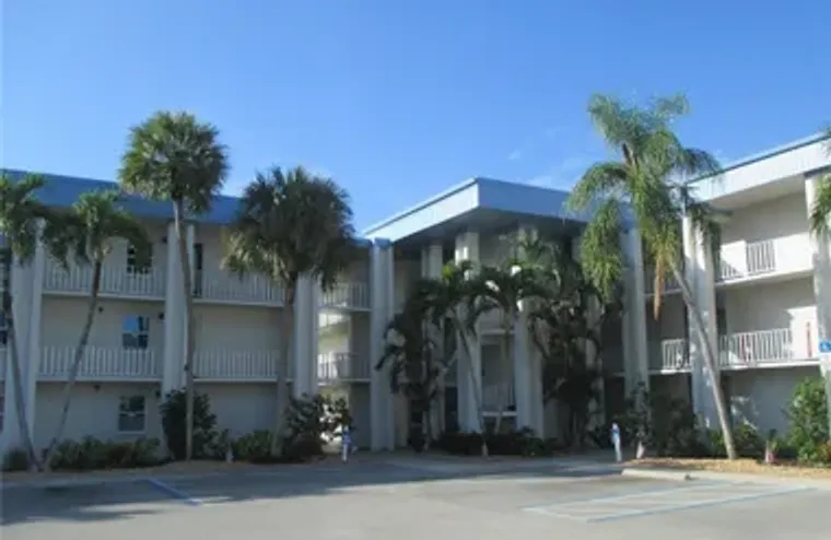 1624 PINE VALLEY DR 217, FORT MYERS, FL,..., Fort Myers, FL 33907