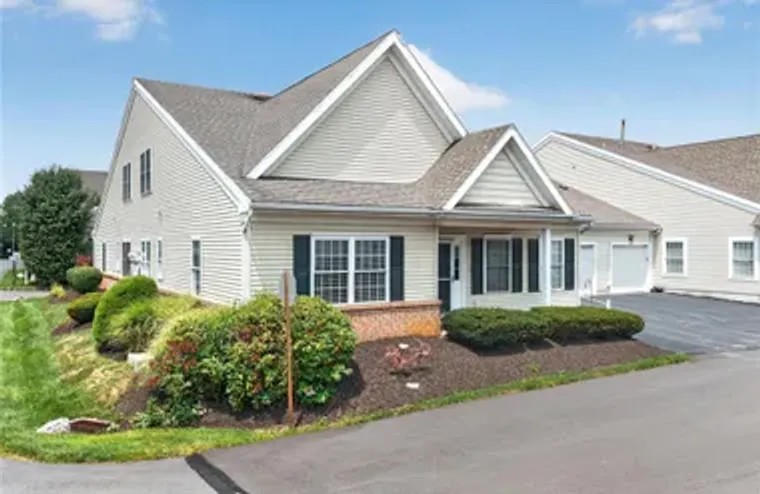 4690 BLUE GRASS LN, LOWER MACUNGIE TWP, ..., Lower Macungie Twp, PA 18062