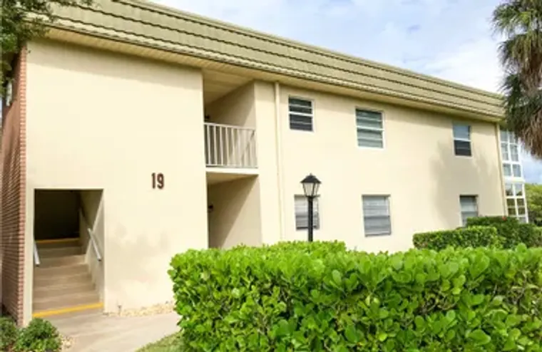 19 VISTA GARDENS TRL 201, VERO BEACH, FL..., Vero Beach, FL 32962