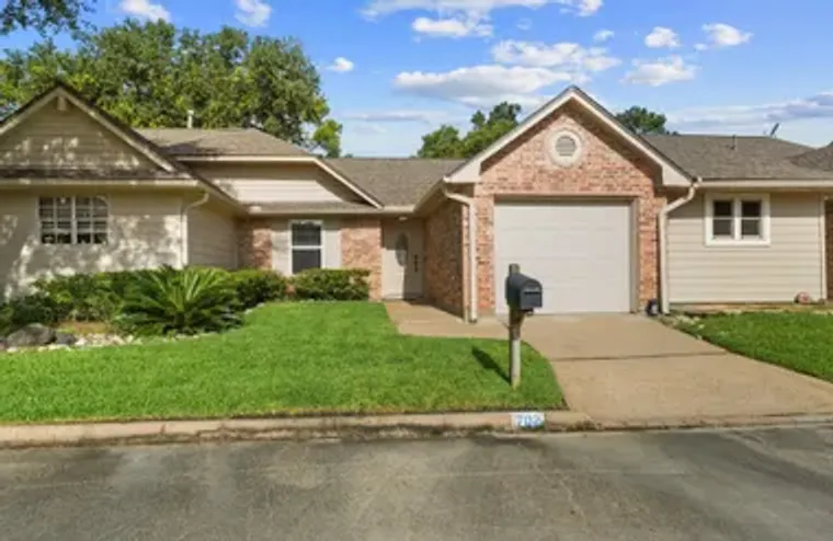 702 W COUNTRY GROVE CIR, PEARLAND, TX, 7..., Pearland, TX 77584