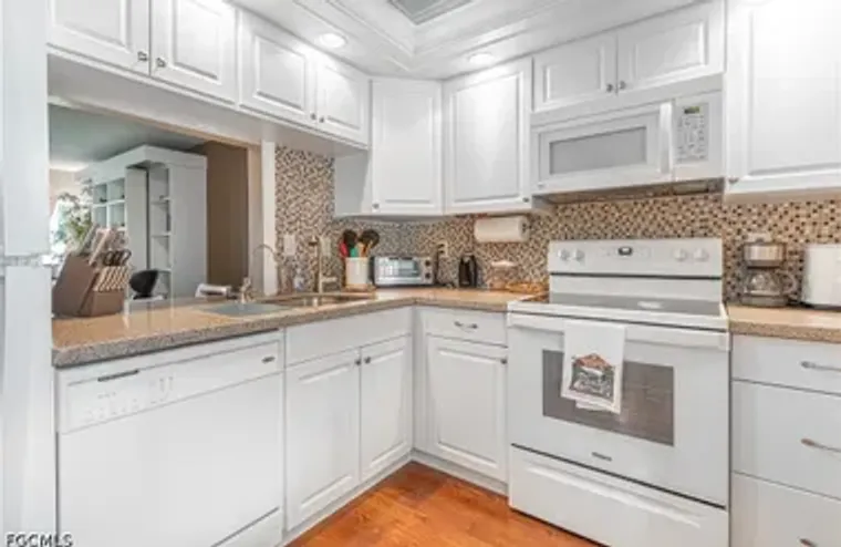 1700 PINE VALLEY DR 319, FORT MYERS, FL,..., Fort Myers, FL 33907