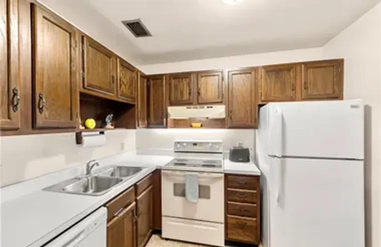 23 VISTA GARDENS TRL 104, VERO BEACH, FL..., Vero Beach, FL 32962