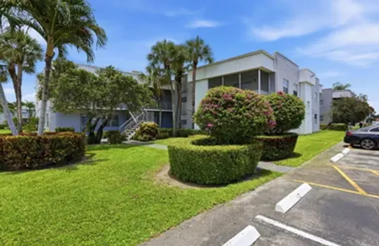 100 FLANDERS C C, DELRAY BEACH, FL, 3348..., Delray Beach, FL 33484