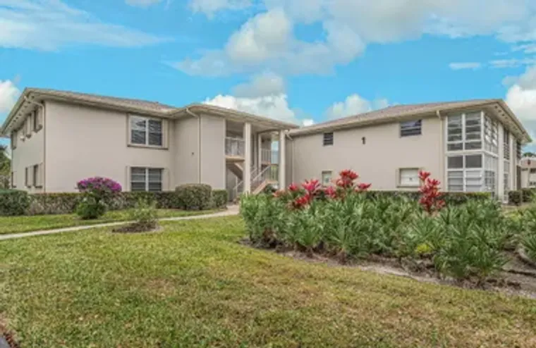 1 LAKE VISTA TRL 205, PORT ST LUCIE, FL,..., Port St Lucie, FL 34952