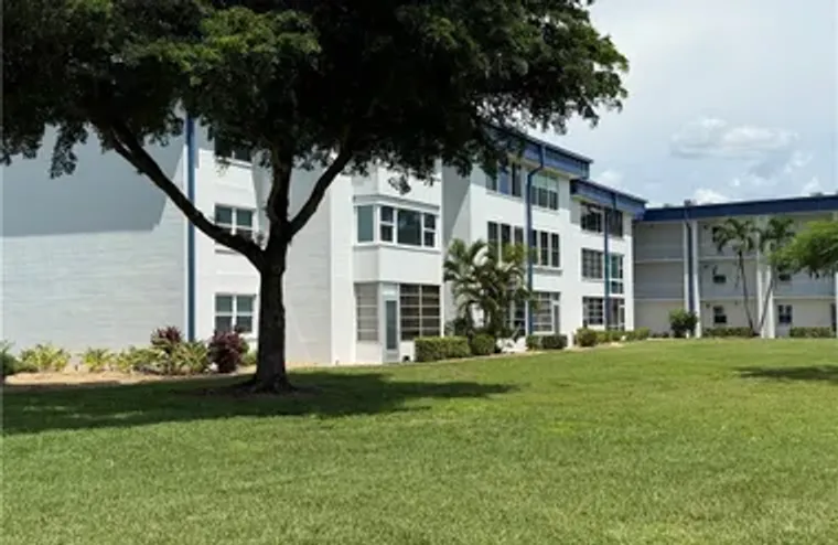 1724 PINE VALLEY DR 202, FORT MYERS, FL,..., Fort Myers, FL 33907