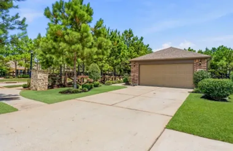 201 FLAXEN CHESTNUT, THE WOODLANDS, TX, ..., The Woodlands, TX 77382