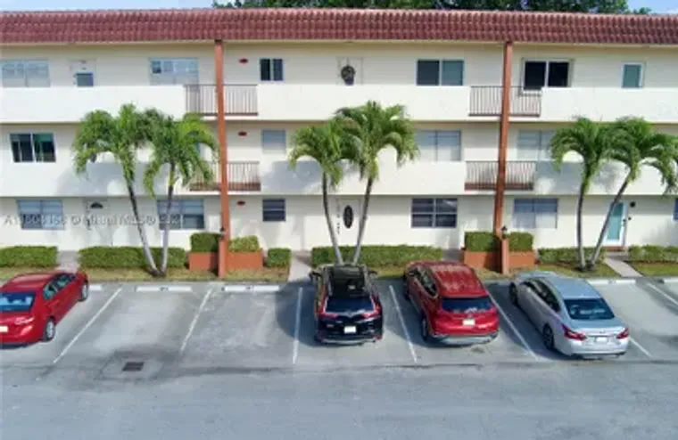 281 S HOLLYBROOK DR 103, PEMBROKE PINES,..., Pembroke Pines, FL 33025