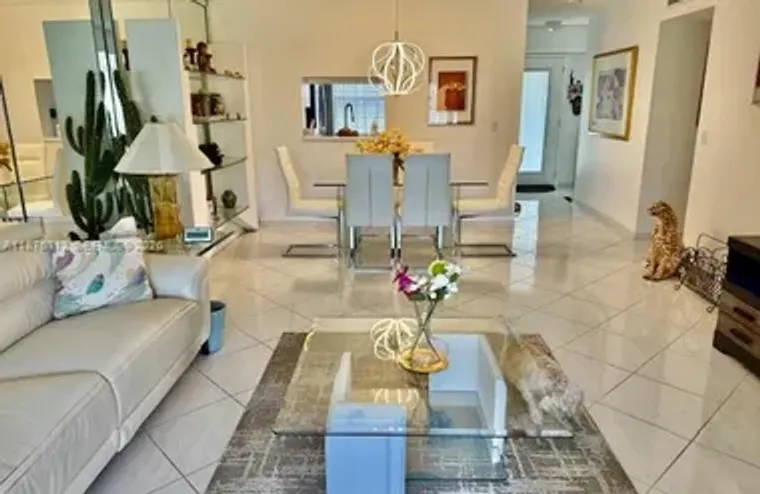 1025 SE 4TH AVE 101, DANIA BEACH, FL, 33..., Dania Beach, FL 33004