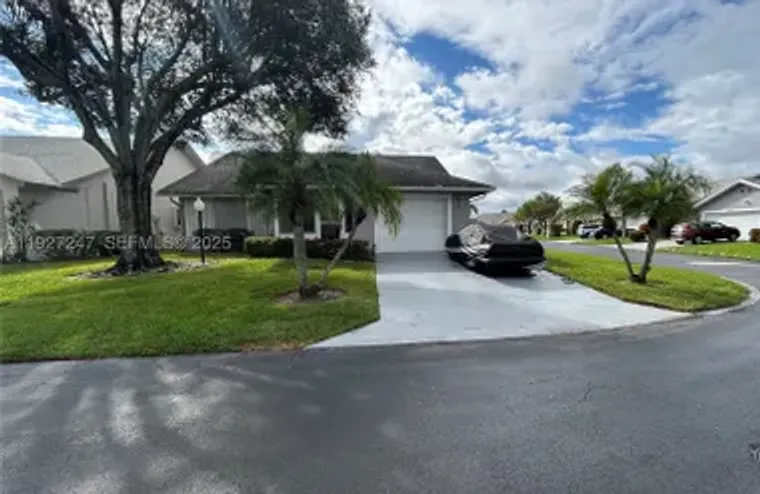 5275 TIFFANY ANNE CIR, WEST PALM BEACH, ..., West Palm Beach, FL 33417