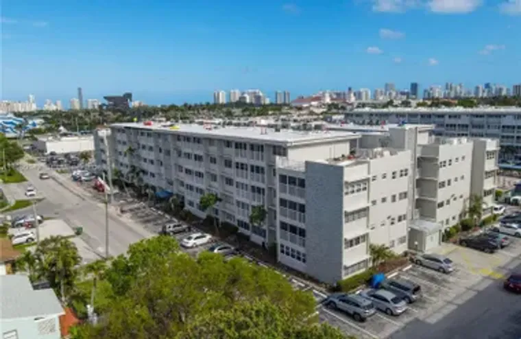 330 SE 2ND ST 405F, HALLANDALE BEACH, FL..., Hallandale Beach, FL 33009