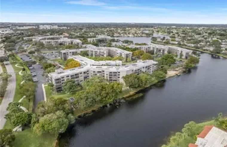 900 COLONY POINT CIR 317, PEMBROKE PINES..., Pembroke Pines, FL 33026