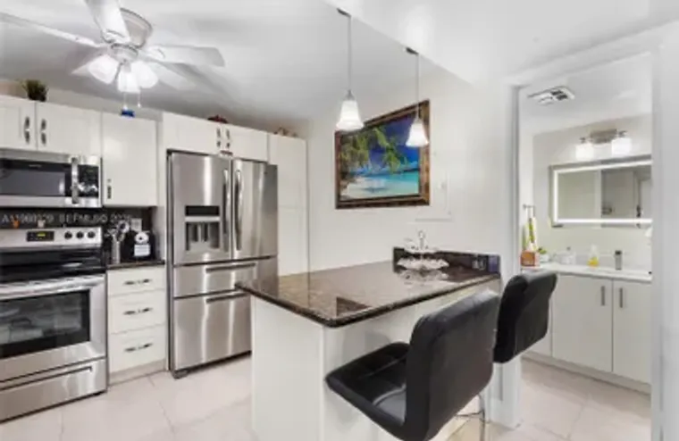 9420 S HOLLYBROOK LAKE DR 206, PEMBROKE ..., Pembroke Pines, FL 33025
