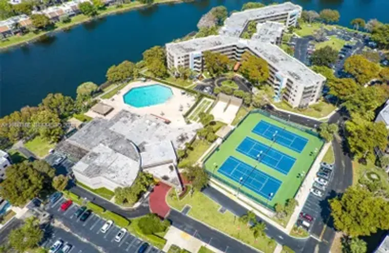 1100 COLONY POINT CIR 421, PEMBROKE PINE..., Pembroke Pines, FL 33026