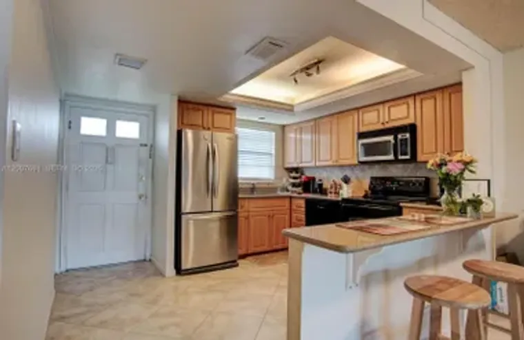 1900 ALAMANDA DR 108, NAPLES, FL, 34102, Naples, FL 34102
