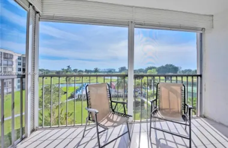 8900 WASHINGTON BLVD 411, PEMBROKE PINES..., Pembroke Pines, FL 33025