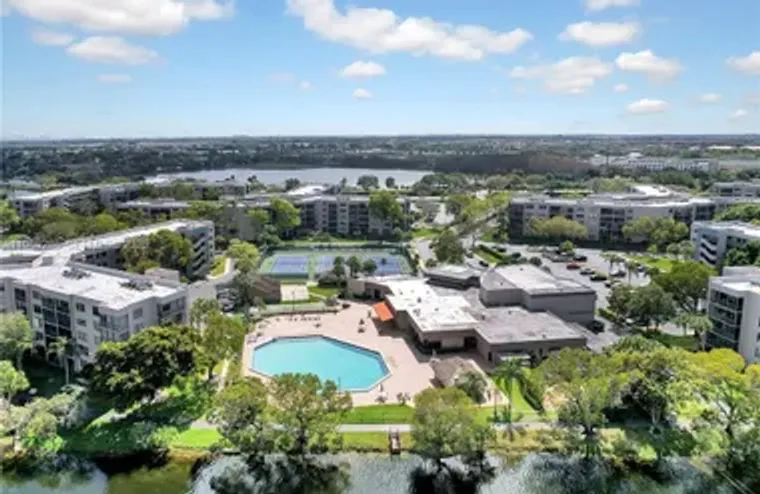 900 COLONY POINT CIR 505, PEMBROKE PINES..., Pembroke Pines, FL 33026