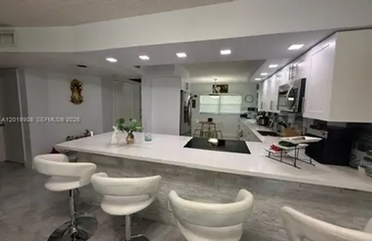 12850 SW 4TH CT 201I, PEMBROKE PINES, FL..., Pembroke Pines, FL 33027
