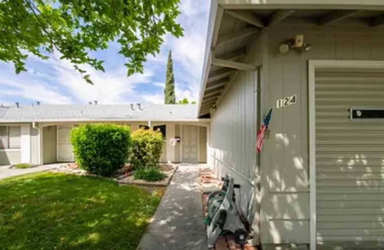 124 MONTEREY DR, VACAVILLE, CA, 95687, Vacaville, CA 95687