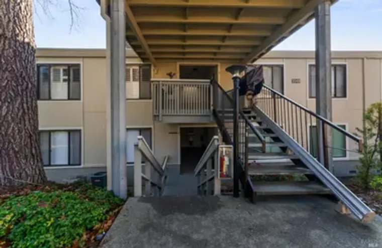 3049 GOLDEN RAIN RD APT 2, WALNUT CREEK,..., Walnut Creek, CA 94595