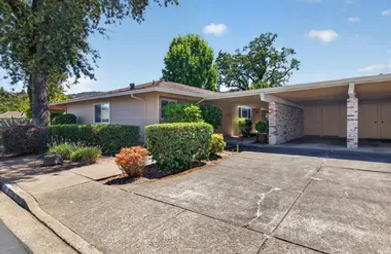 402 MEADOWGREEN DR, SANTA ROSA, CA, 9540..., Santa Rosa, CA 95409
