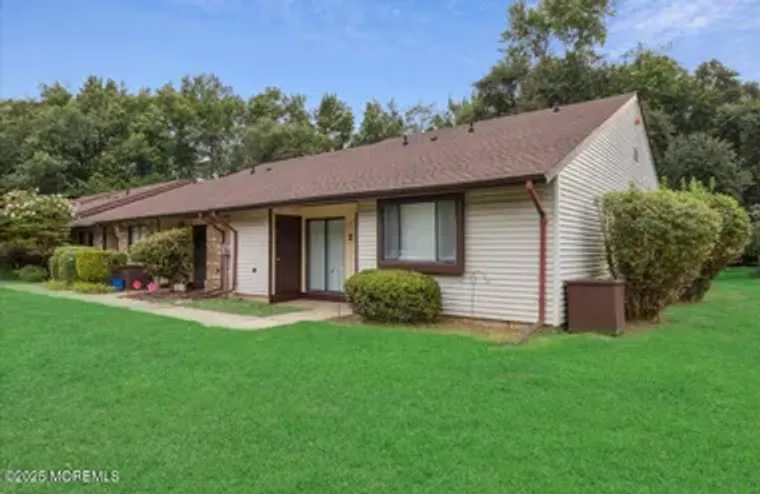 70 OVERLOOK WAY E, MANALAPAN, NJ, 07726, Manalapan, NJ 07726