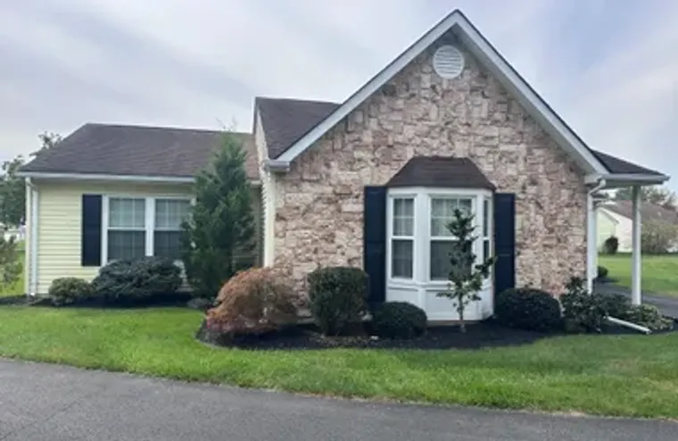 17 IVY RIDGE CLOSE, FREEHOLD, NJ, 07728, Freehold, NJ 07728