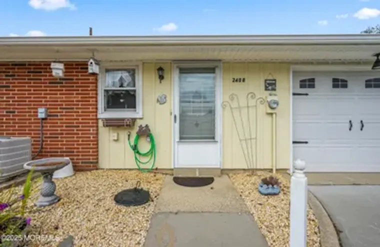 240B HUNTINGTON DR, LAKEWOOD, NJ, 08701, Lakewood, NJ 08701