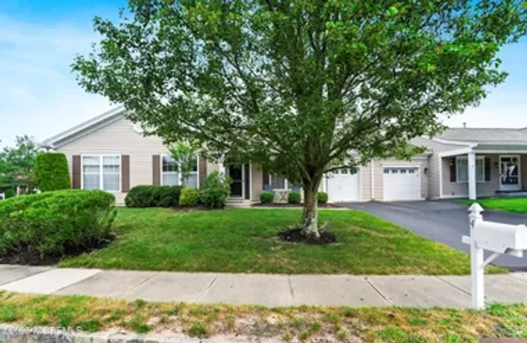 4 GREYLAWN DR A, LAKEWOOD, NJ, 08701, Lakewood, NJ 08701