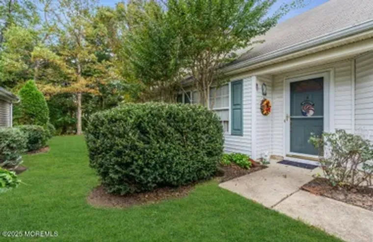 8 SCHOOLHOUSE LN, LAKEWOOD, NJ, 08701, Lakewood, NJ 08701