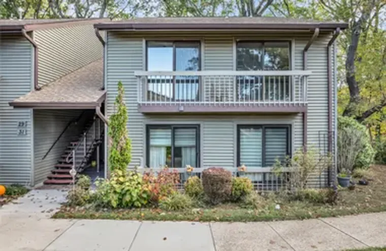 33 AUBURN CT, RED BANK, NJ, 07701, Red Bank, NJ 07701