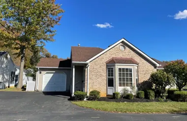 55 FARNWORTH CLOSE # 1000, FREEHOLD, NJ,..., Freehold, NJ 07728