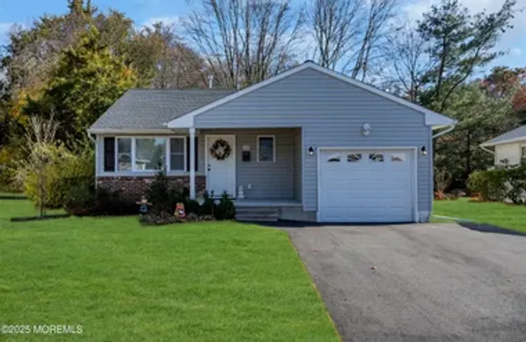 50 GOLDEN GLOW CIRCUS, TOMS RIVER, NJ, 0..., Toms River, NJ 08755